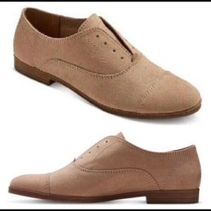 🔸🔸 DV Taupe Laceless Oxfords 🔸🔸